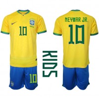 Camisa de Futebol Brasil Neymar Jr #10 Equipamento Principal Infantil Mundo 2022 Manga Curta (+ Calças curtas)